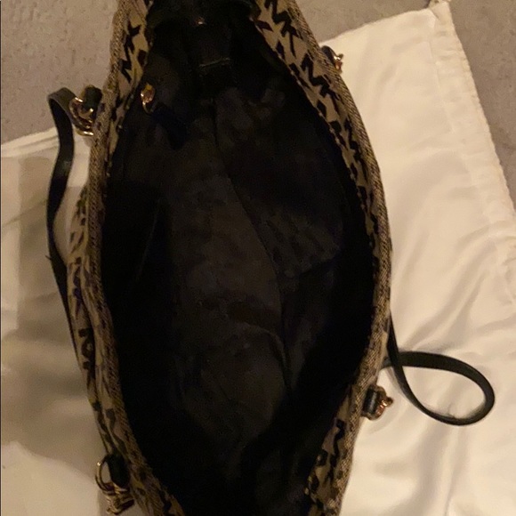 Michael Kors handbag - Picture 3 of 5